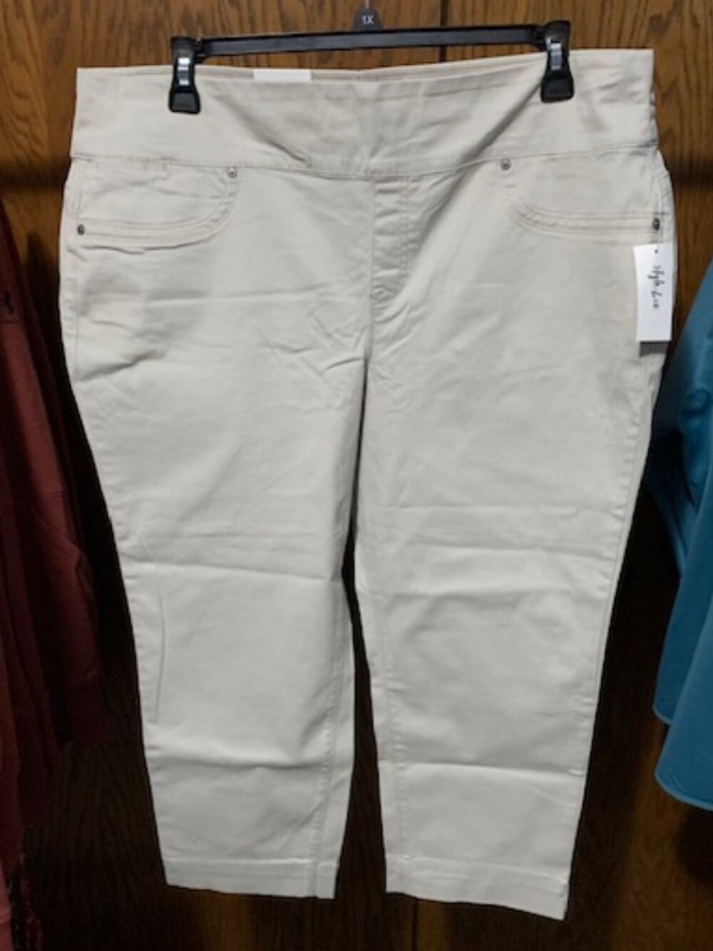 NWT Style & Co. capri pants